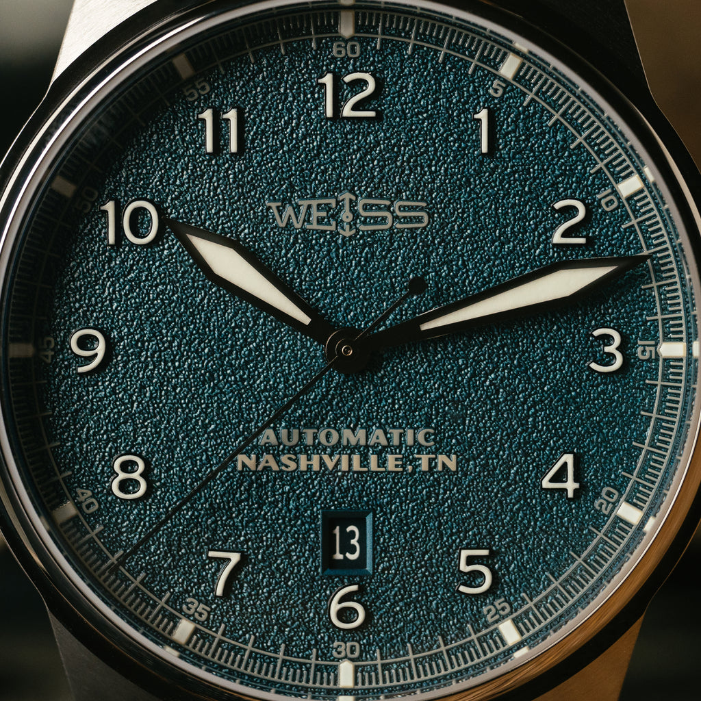 *Limitierte Auflage* Automatische Standard-Felduhr aus Titan, 38 mm, mit Datum: Strukturiertes schwarzes Zifferblatt